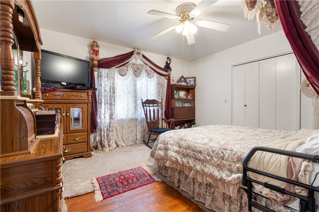 main property photo 14