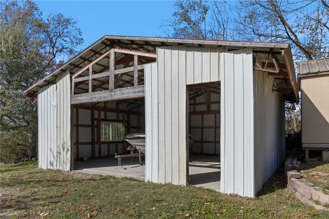 main property photo 34