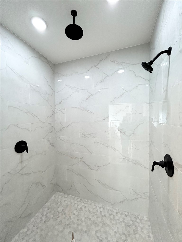 property viewer photo 25