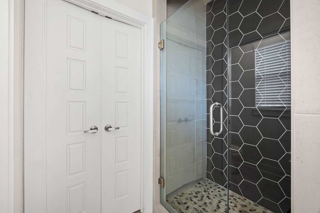 property viewer photo 9