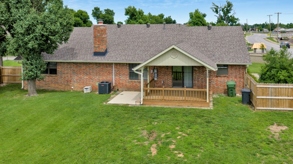 main property photo 28