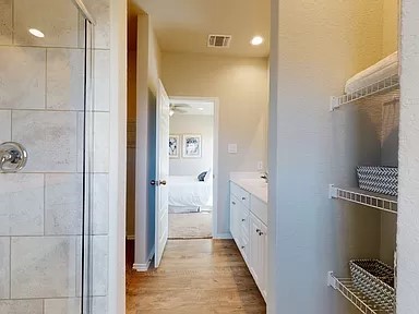 property viewer photo 9