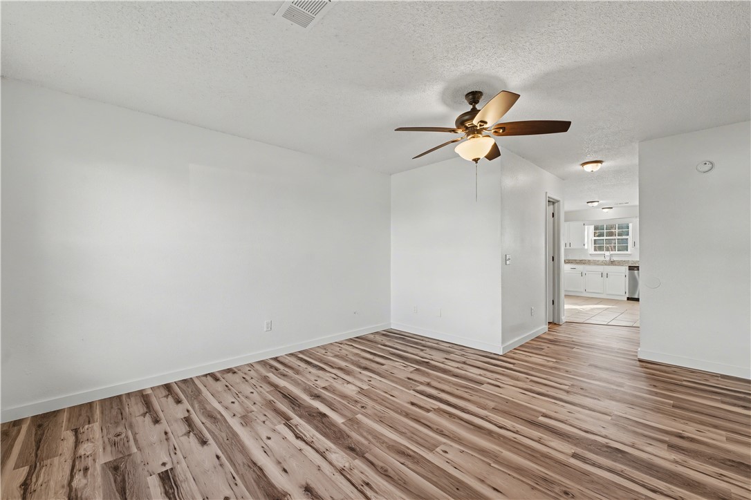 property viewer photo 2