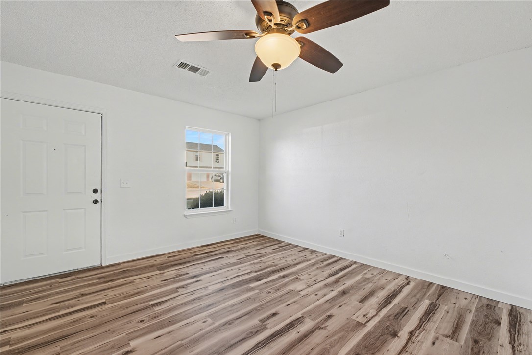 property viewer photo 3