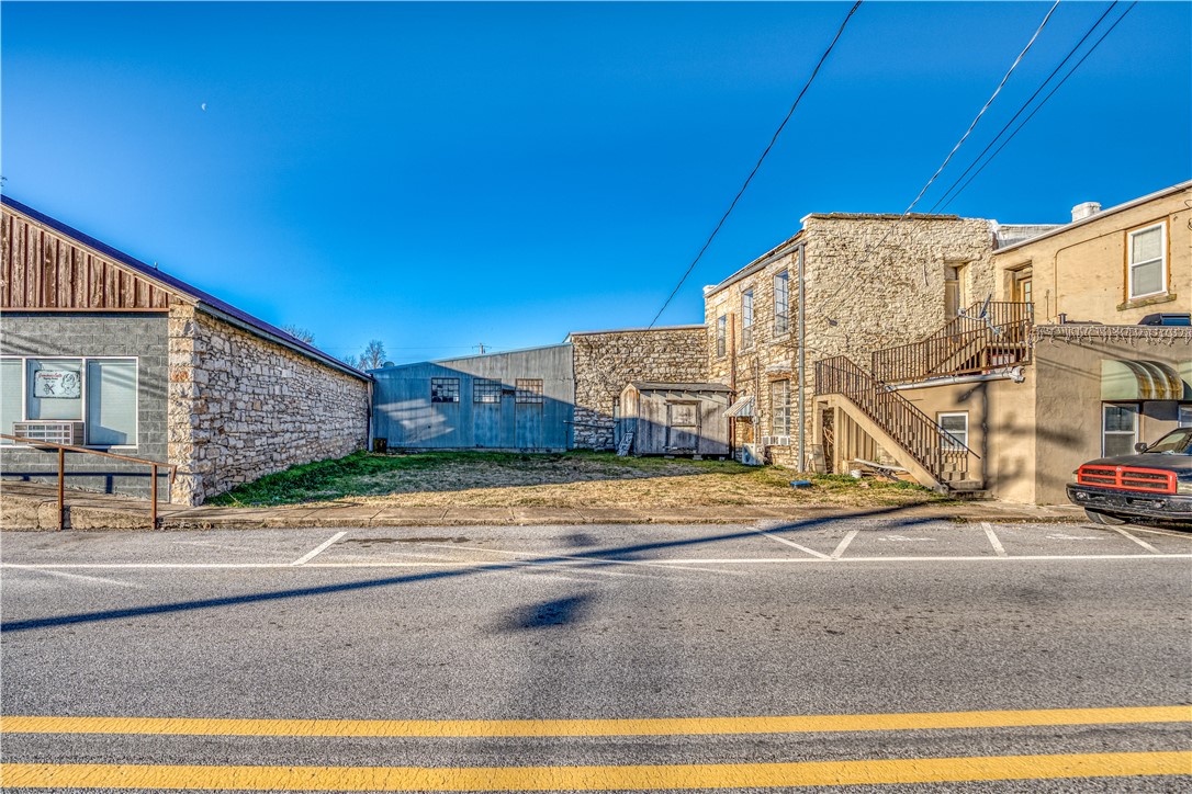 main property photo 16