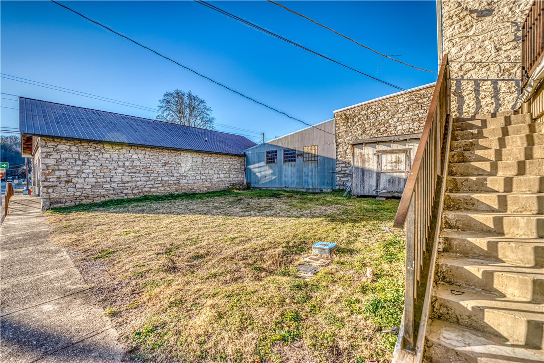 main property photo 17