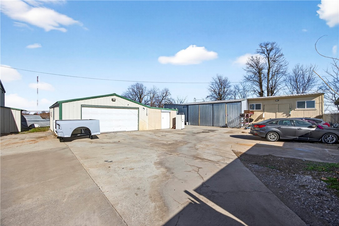 main property photo 13