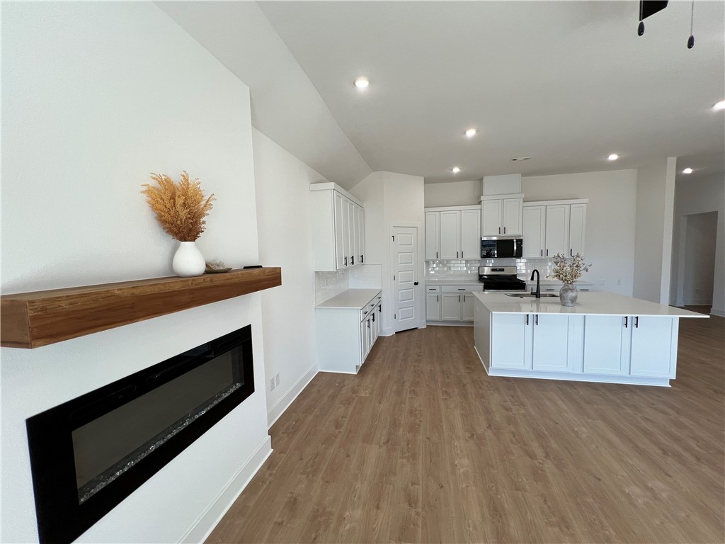 property viewer photo 4