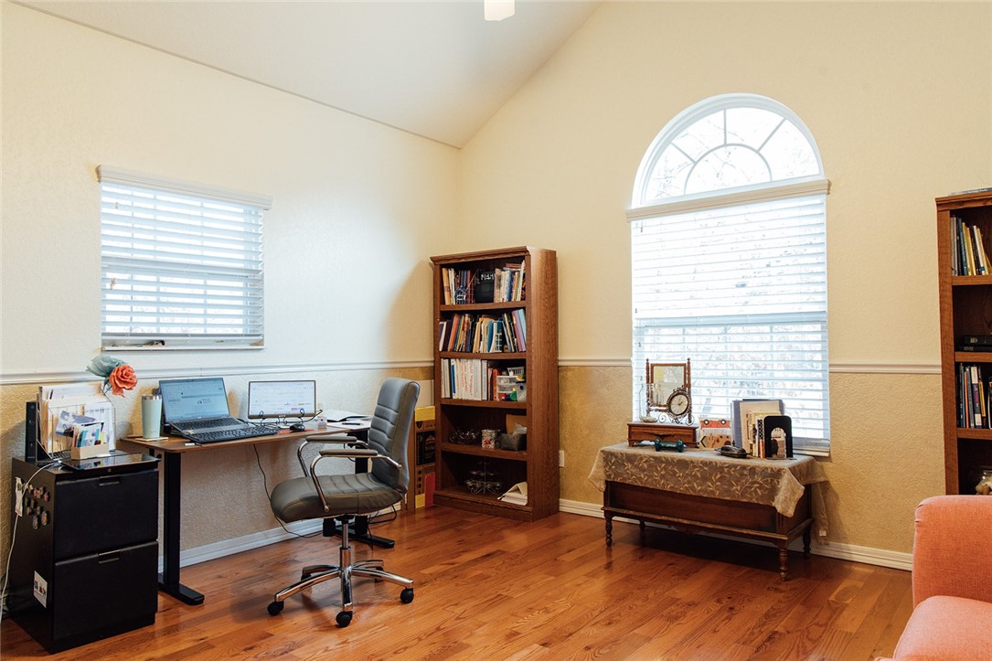 main property photo 15