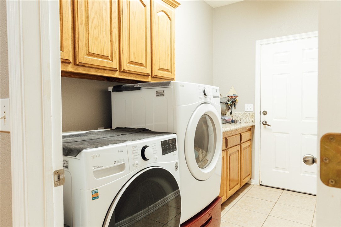 main property photo 8