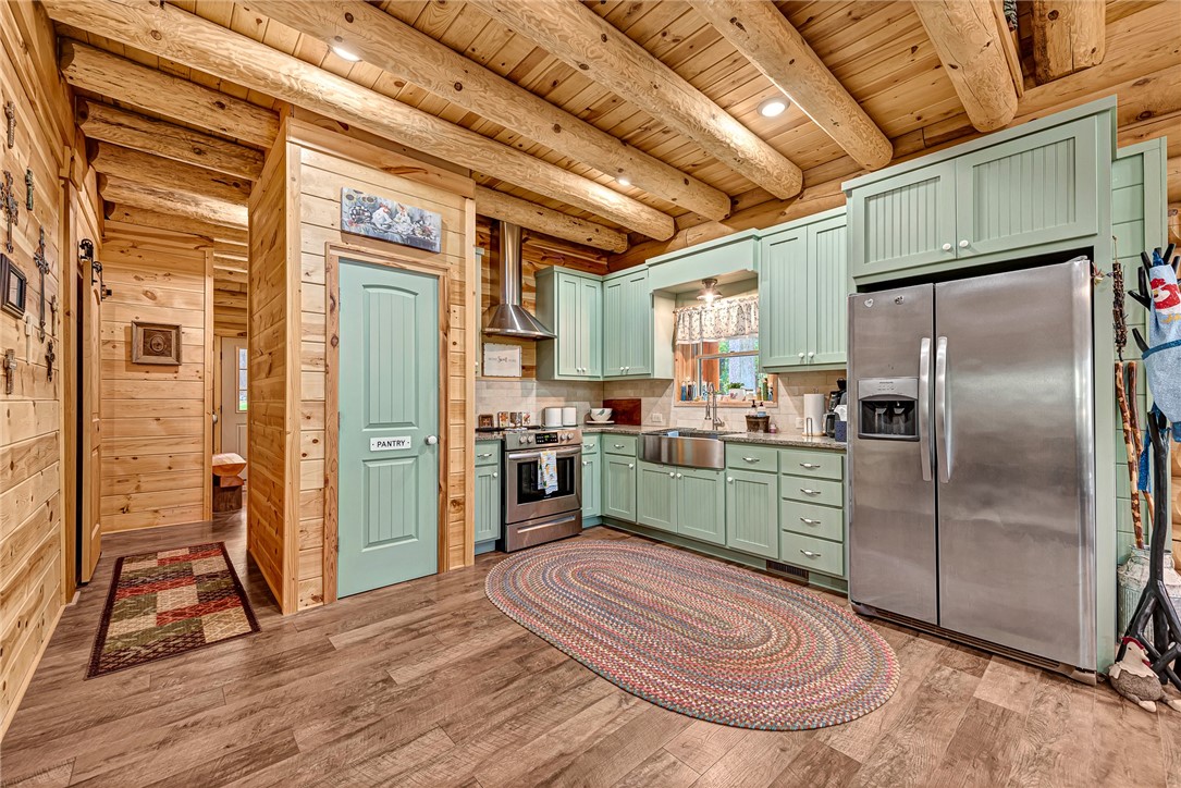 main property photo 18