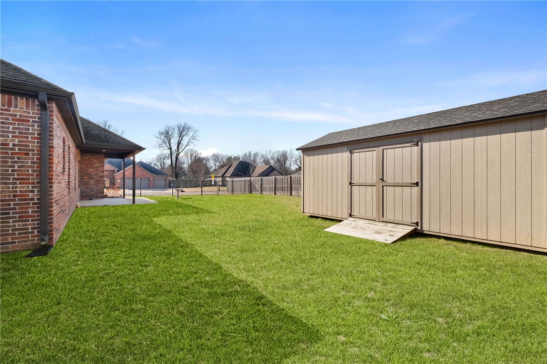 main property photo 24