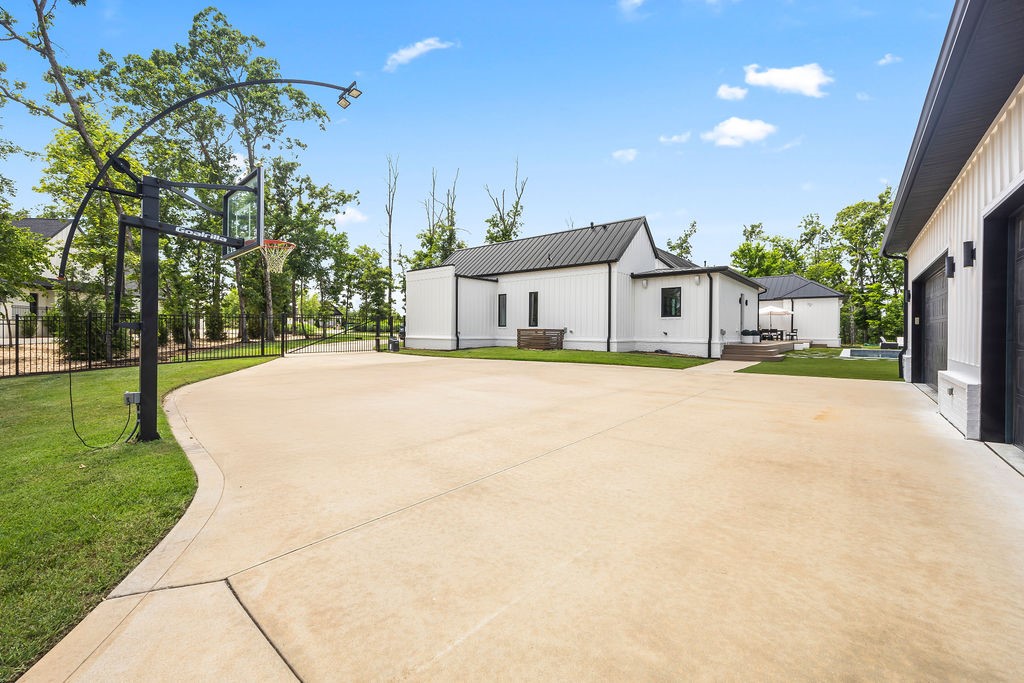 main property photo 50