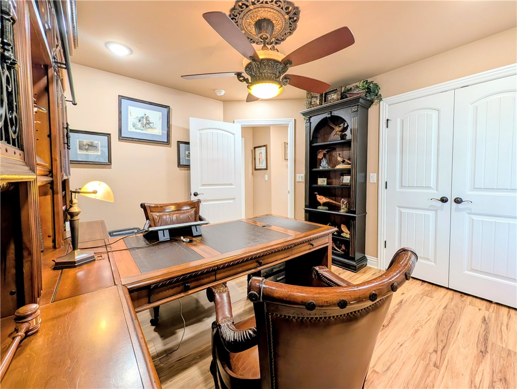 main property photo 25