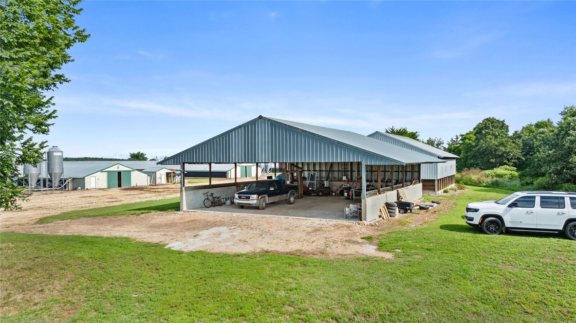 main property photo 7