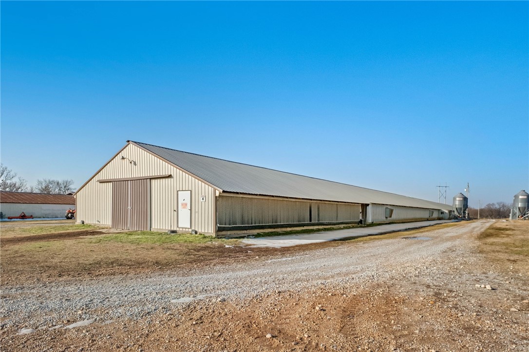 main property photo 37