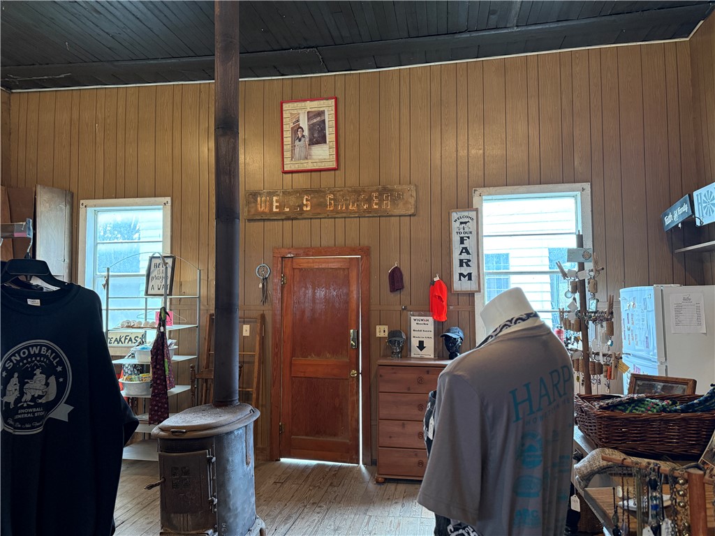 main property photo 34