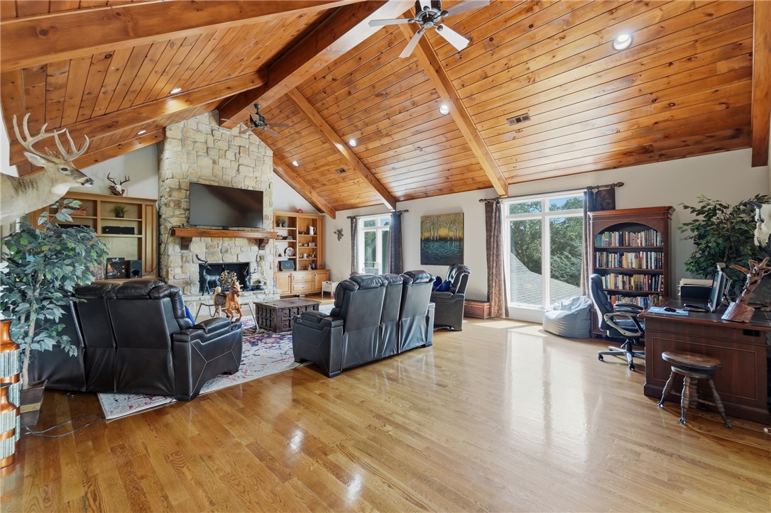 main property photo 23