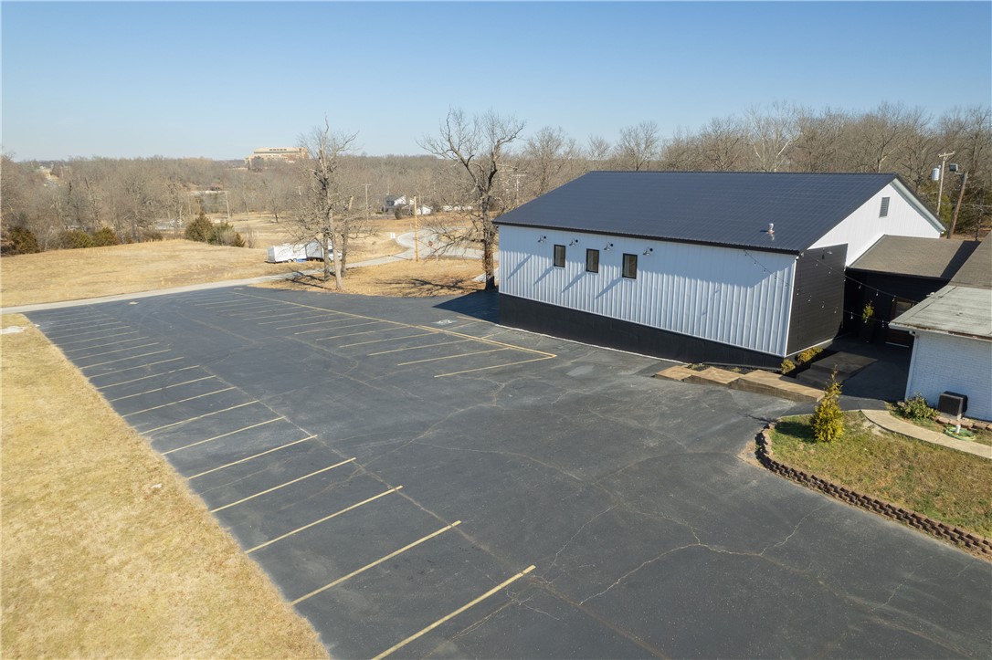 main property photo 28