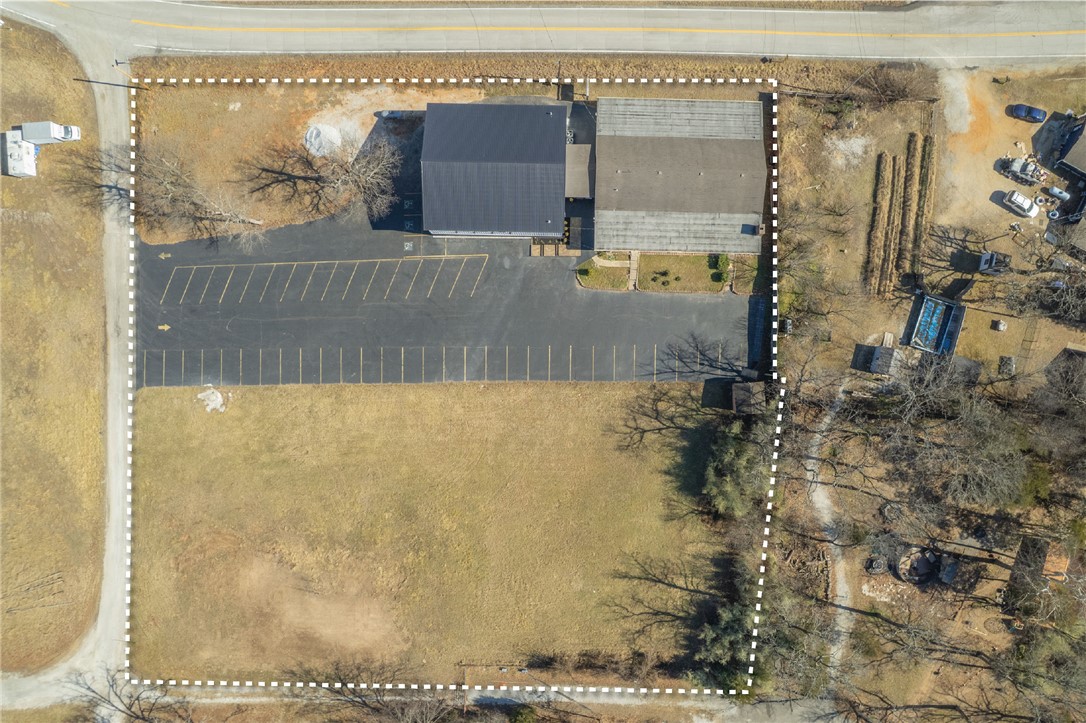 main property photo 40