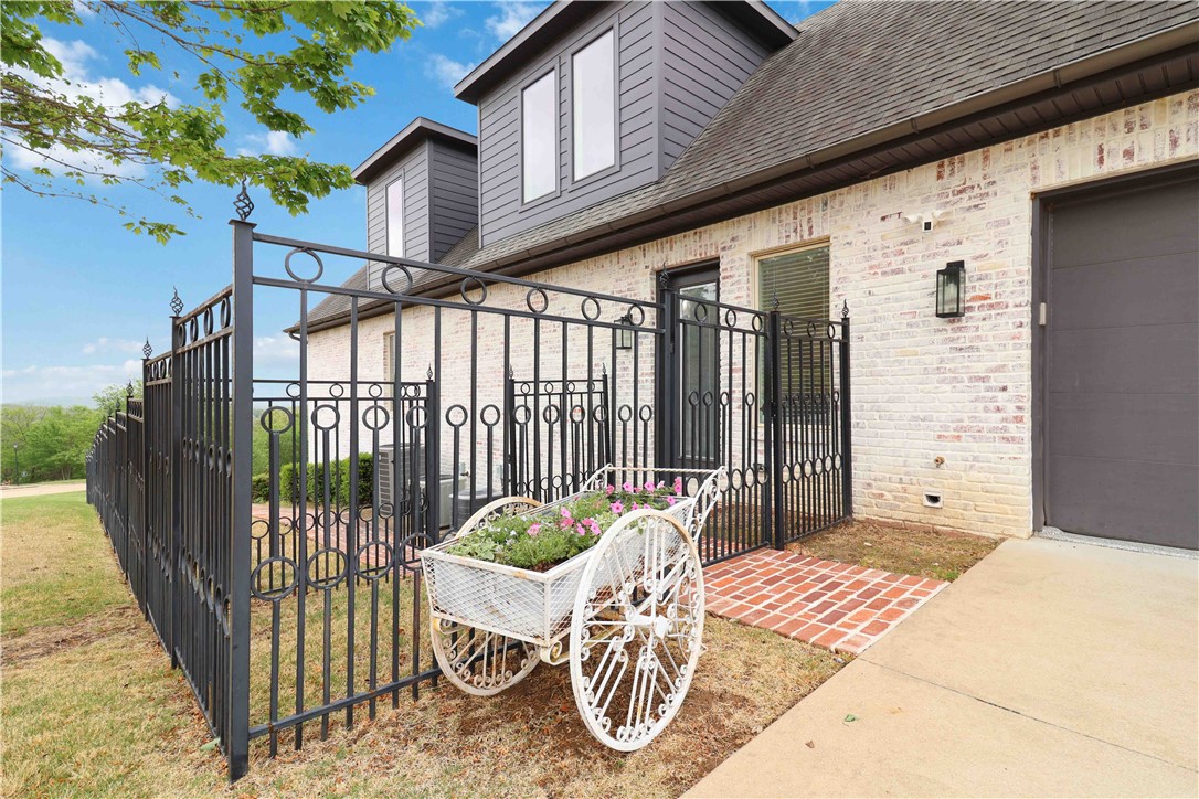 main property photo 50