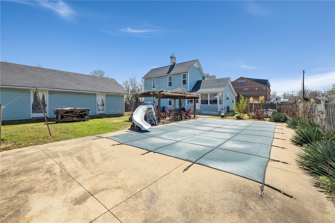 main property photo 19
