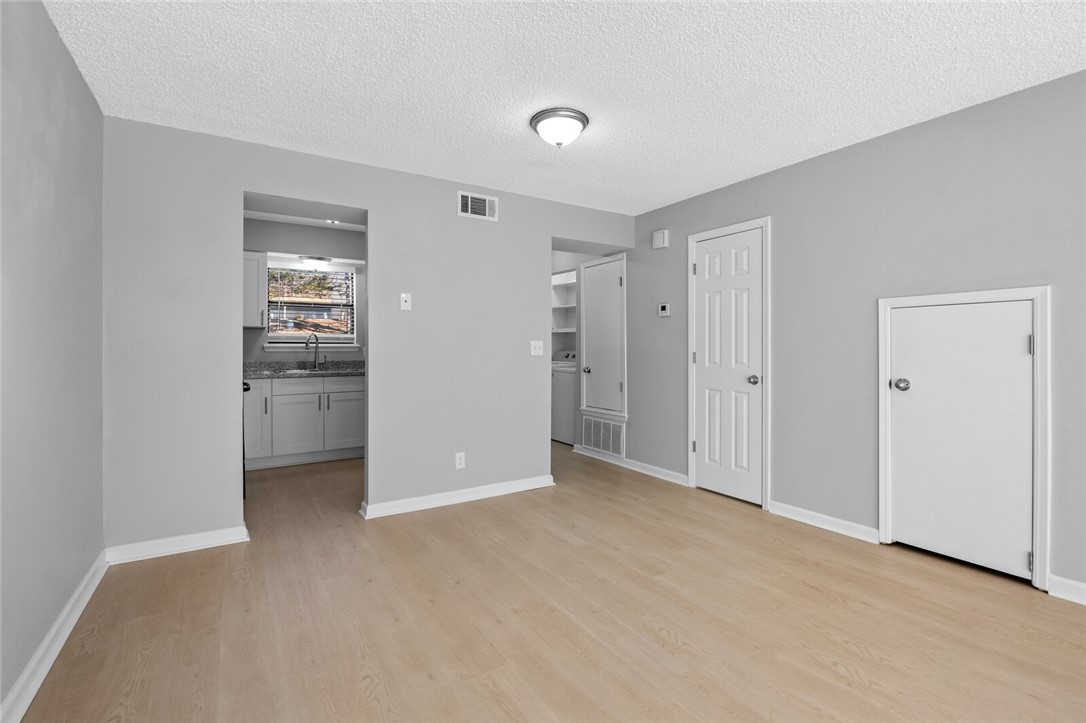 property viewer photo 5