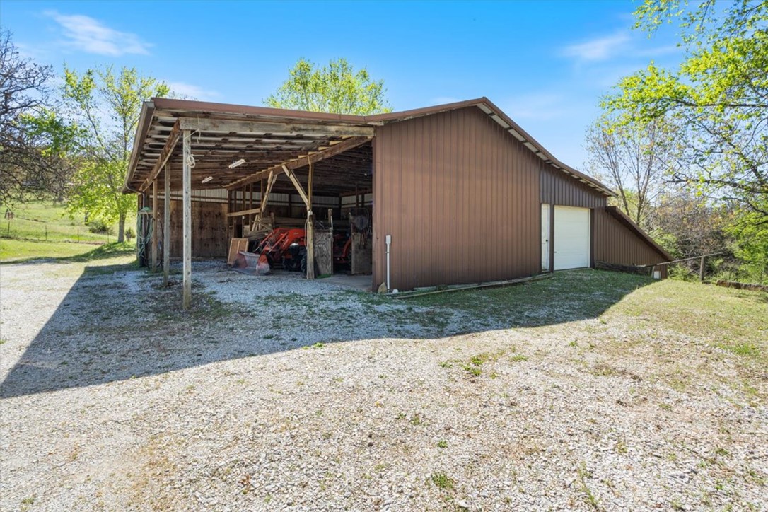 main property photo 30