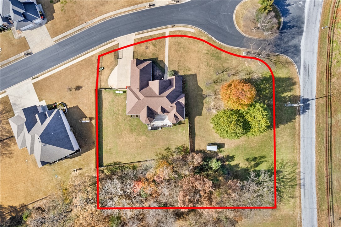 main property photo 28