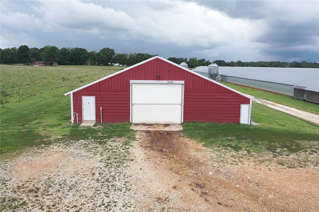 main property photo 13