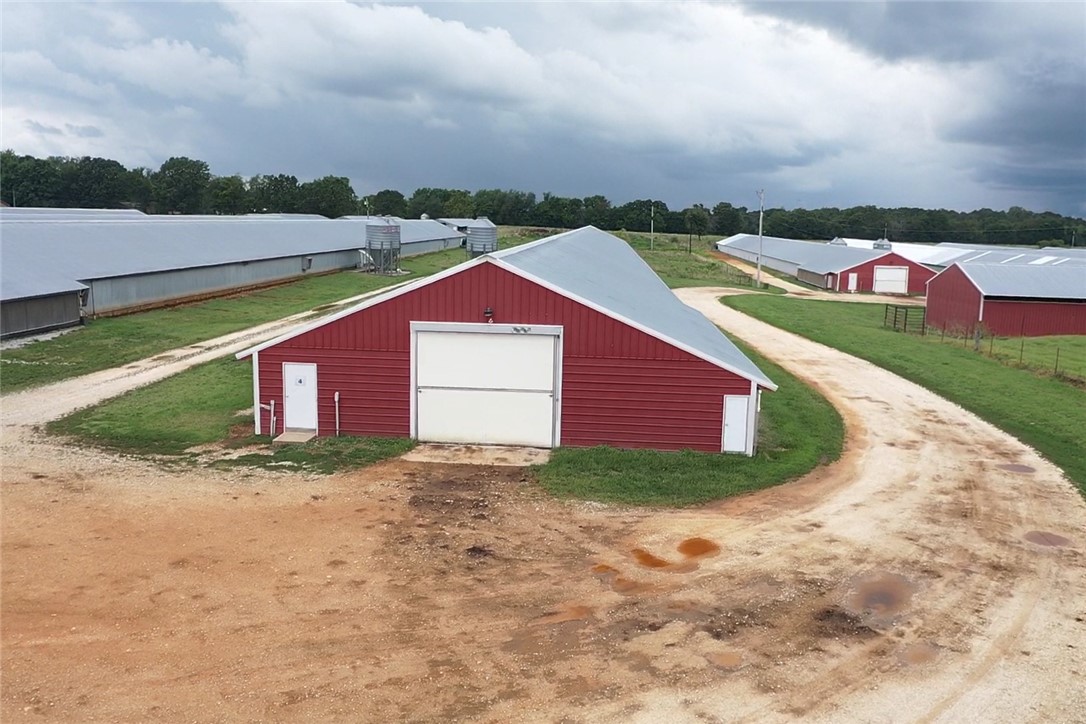 main property photo 17
