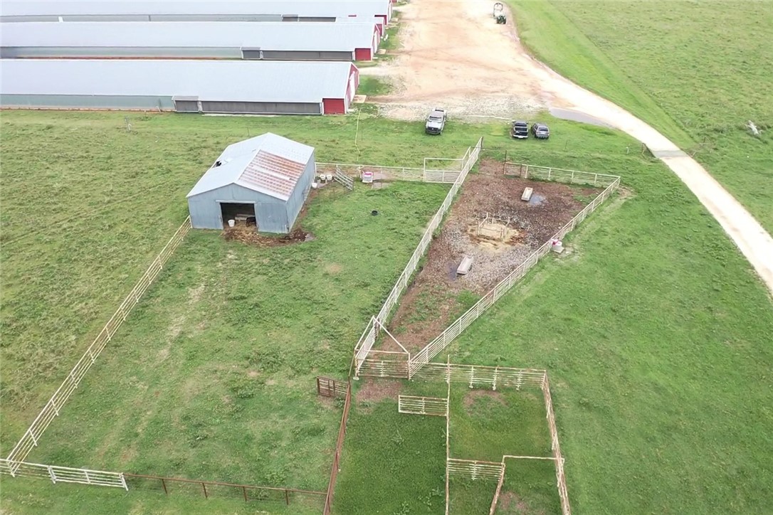 main property photo 40