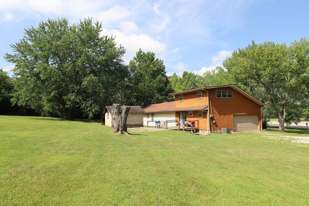 main property photo 11