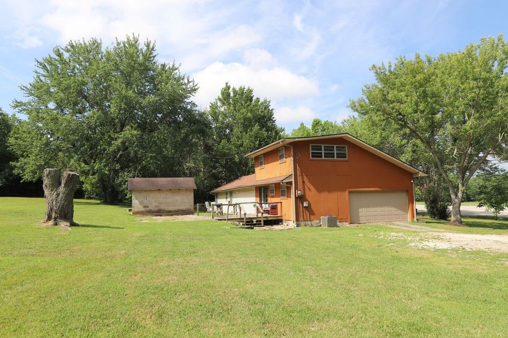 main property photo 19