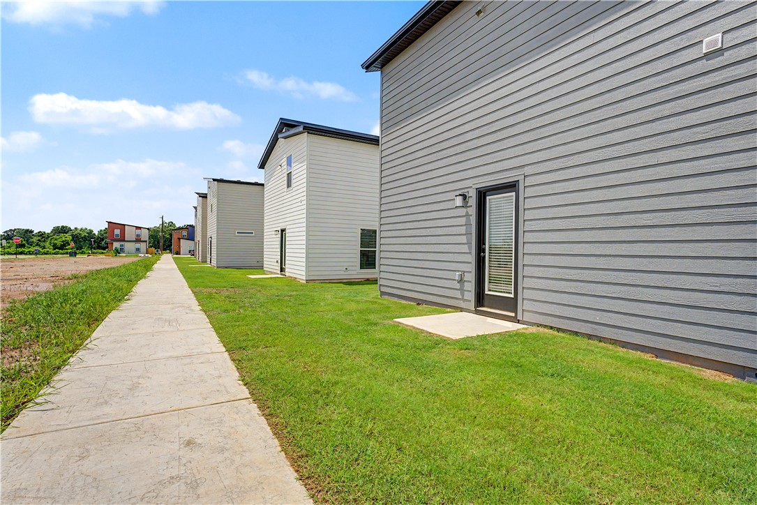 main property photo 20