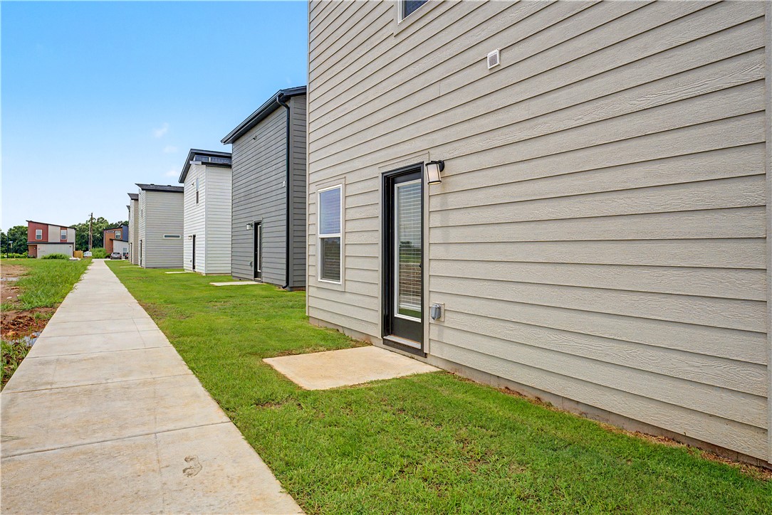 main property photo 19