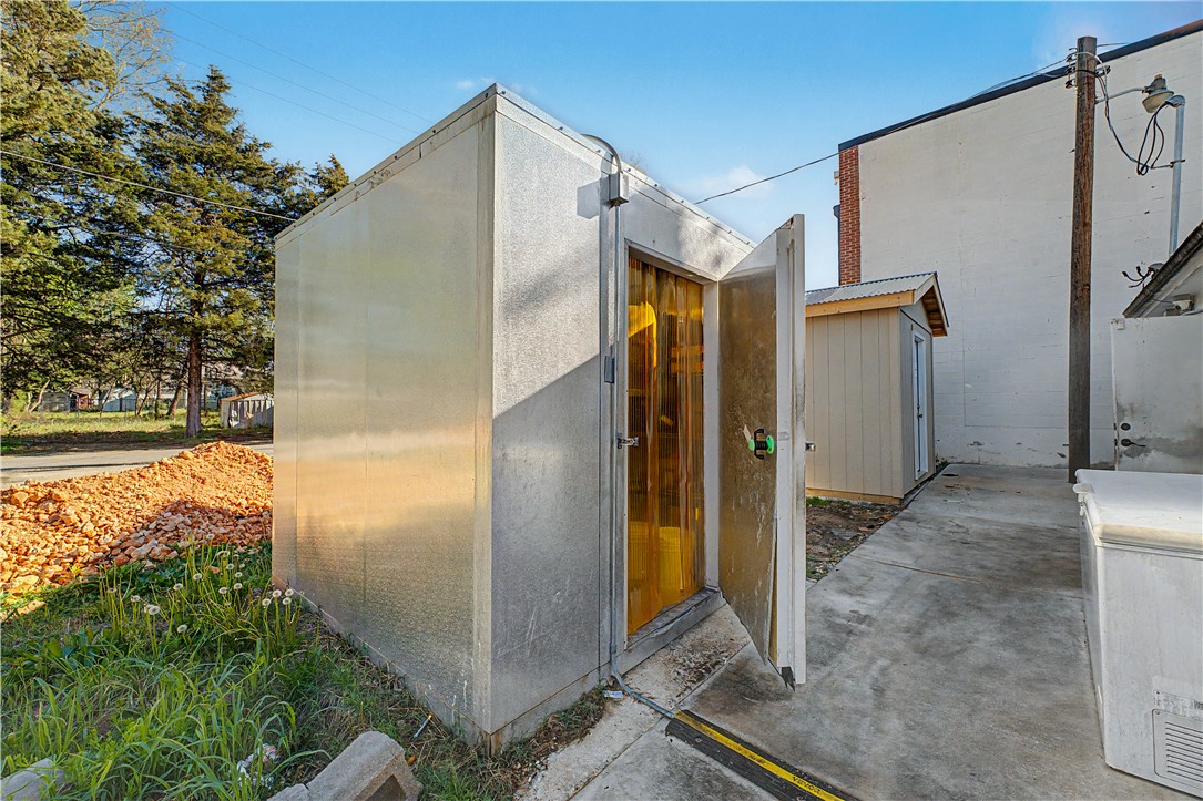 main property photo 12