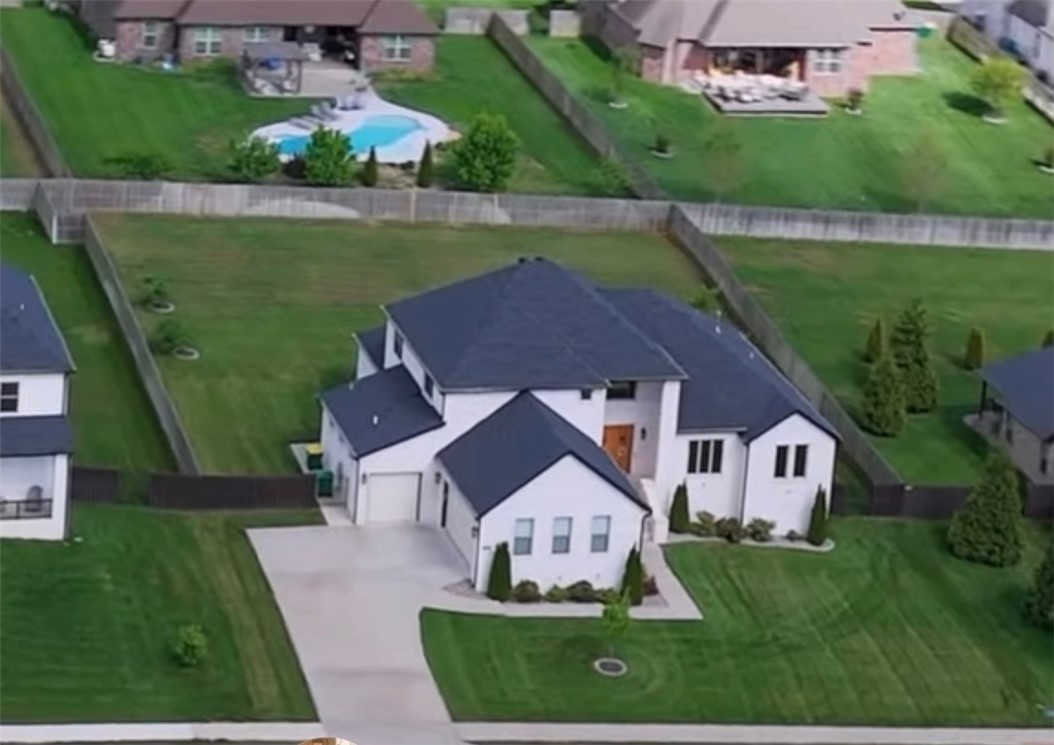 main property photo 6