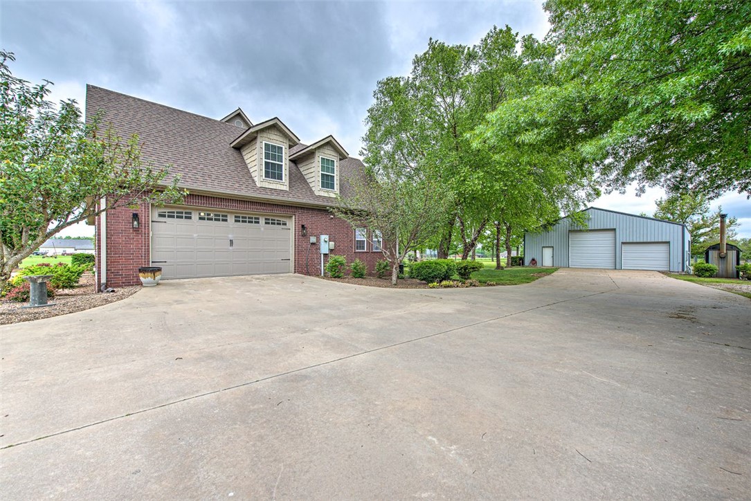 main property photo 34
