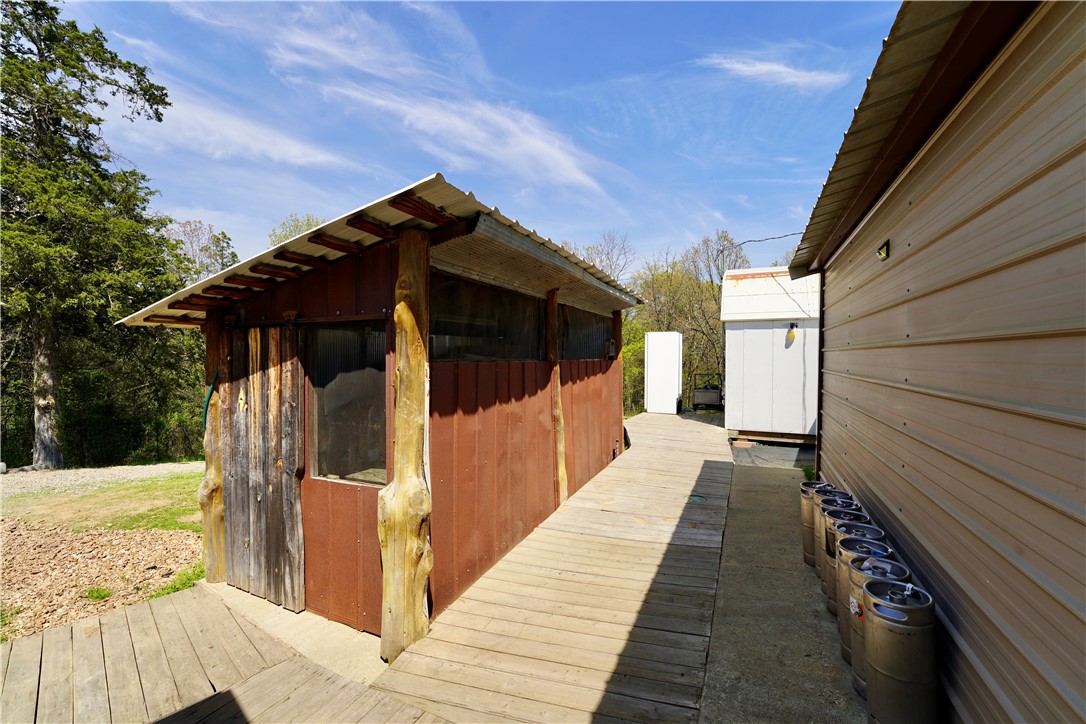 main property photo 28