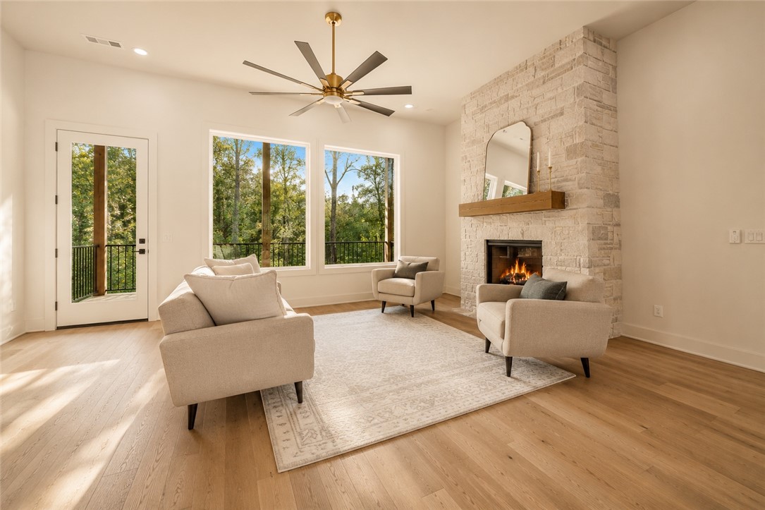 property viewer photo 1