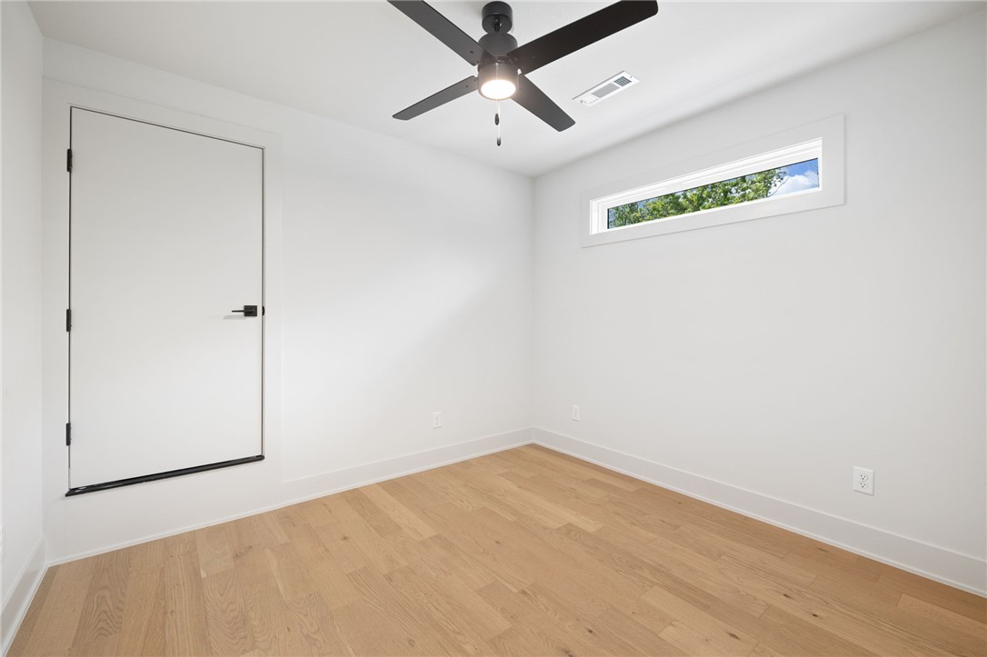 property viewer photo 20