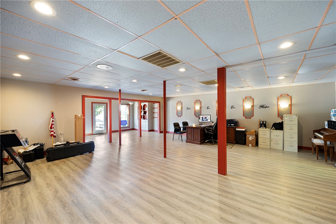 main property photo 8