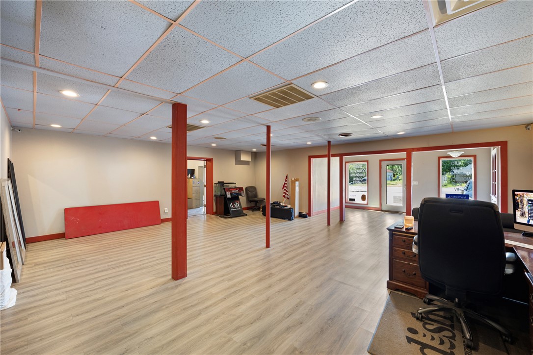 main property photo 9
