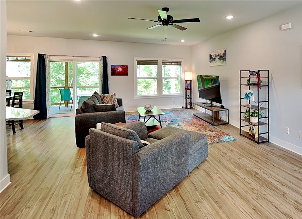 property viewer photo 6