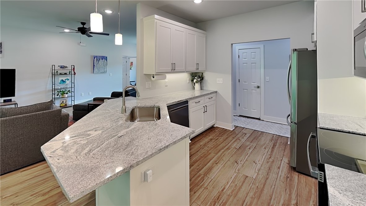 property viewer photo 9