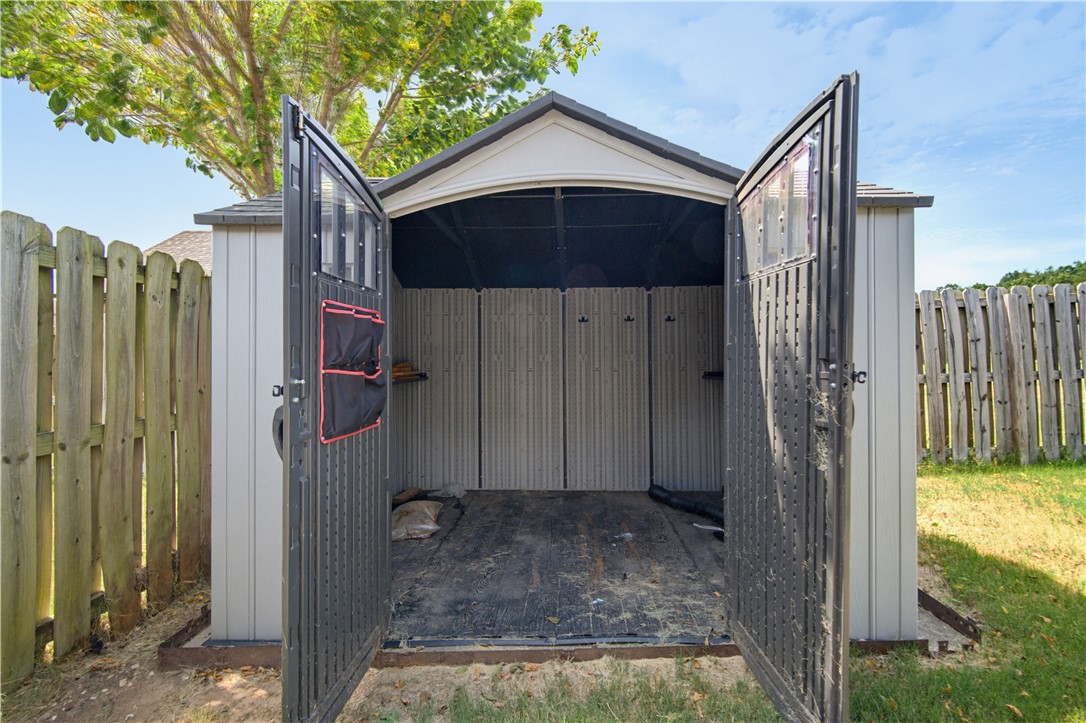 main property photo 40