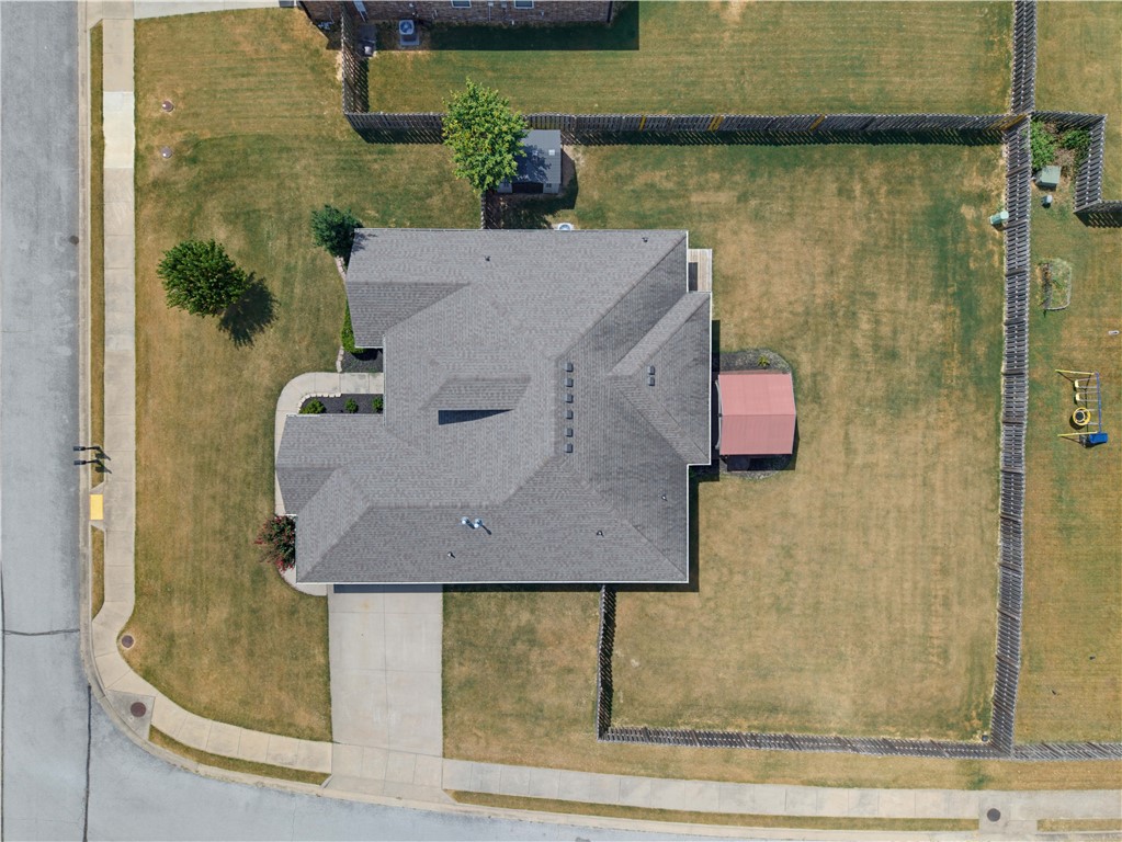 main property photo 45