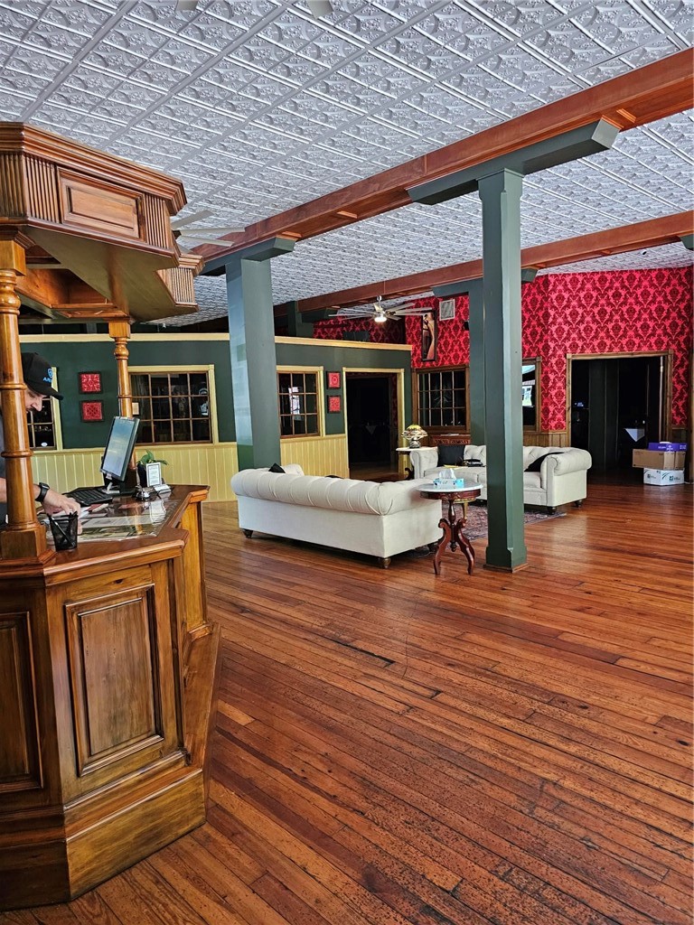 main property photo 13