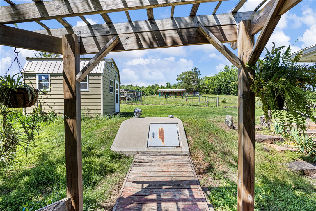 main property photo 30
